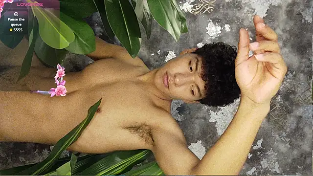Snapshot of Maximiliano_Young chatting on June 2026 11:05:01 AM Maximiliano Young online show from June 2026 11:05:01 AM