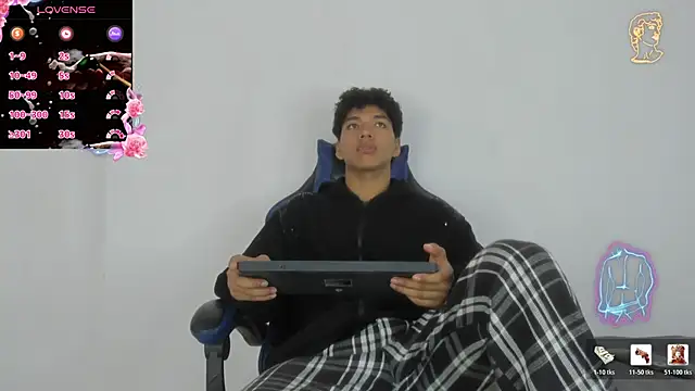 Snapshot of Maximiliano_Young chatting on June 2026 12:10:02 PM Maximiliano Young online show from June 2026 12:10:02 PM