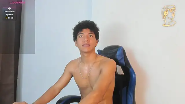 Snapshot of Maximiliano_Young chatting on May 2026 01:50:02 PM Maximiliano Young online show from May 2026 01:50:02 PM