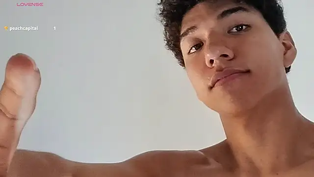 Snapshot of Maximiliano_Young chatting on July 2026 12:34:02 PM Maximiliano Young online show from July 2026 12:34:02 PM