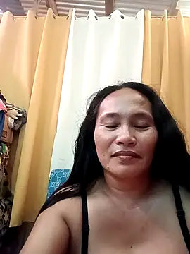 Snapshot of Queenslay chatting on July 2026 05:04:02 AM Queenslay online show from July 2026 05:04:02 AM