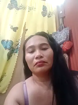 Snapshot of Queenslay chatting on June 2026 05:52:02 AM Queenslay online show from June 2026 05:52:02 AM