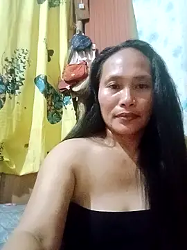 Snapshot of Queenslay chatting on July 2026 12:05:02 PM Queenslay online show from July 2026 12:05:02 PM