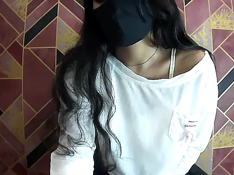Hot-Roshni online show from June 2026 07:01:01 PM