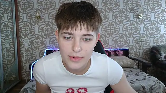 EmyHills online show from July 2026 03:02:02 PM