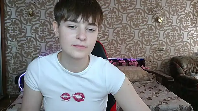 EmyHills online show from July 2026 02:40:01 PM