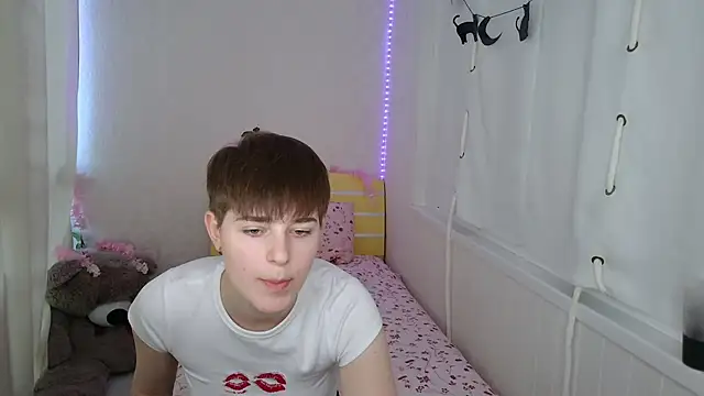 EmyHills online show from June 2026 03:57:01 PM