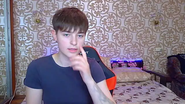 EmyHills online show from July 2026 07:42:02 PM