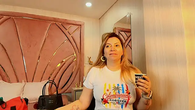 pamelaQenn2 online show from July 2026 06:07:02 PM
