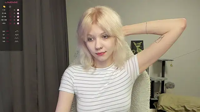 voguecaroline online show from July 2026 08:16:01 PM