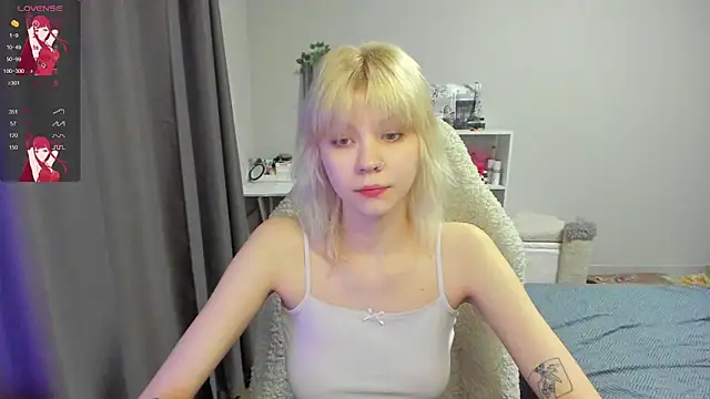 voguecaroline online show from June 2026 08:09:01 PM
