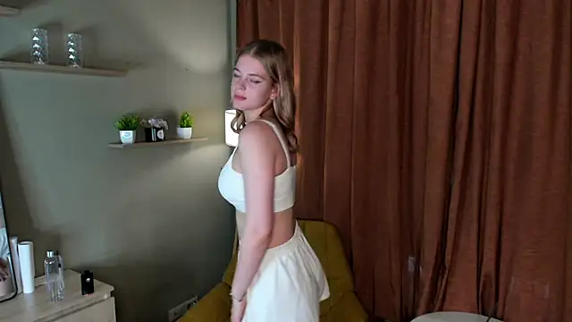 BlondeBombX online show from May 2026 12:00:01 PM