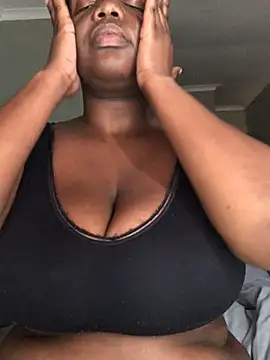 Vickiesah online show from July 2026 09:27:01 AM