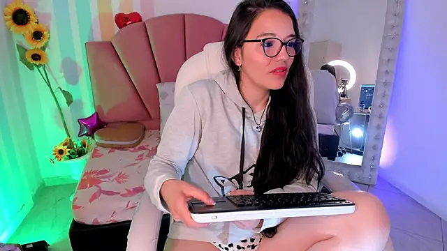 Snapshot of Emma_lakshmi chatting on June 2026 01:34:01 PM Emma lakshmi online show from June 2026 01:34:01 PM