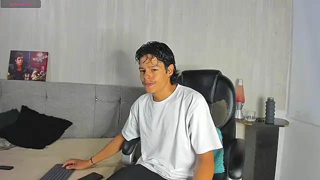 Snapshot of tommyhot7 chatting on June 2026 08:36:02 PM tommyhot7 online show from June 2026 08:36:02 PM
