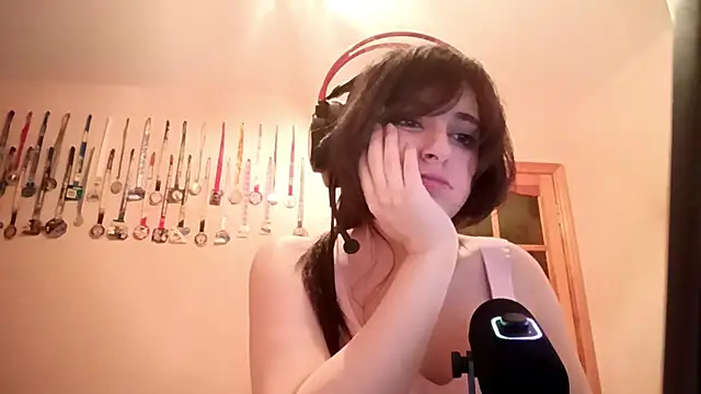 bunnyhoneylovehands online show from June 2026 07:34:02 PM