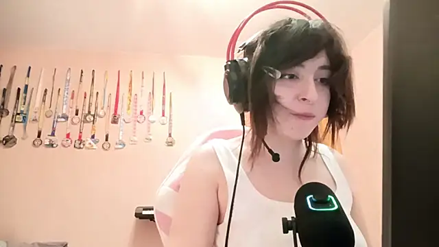bunnyhoneylovehands online show from June 2026 06:57:01 PM