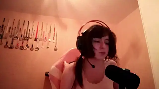 bunnyhoneylovehands online show from June 2026 09:36:02 PM