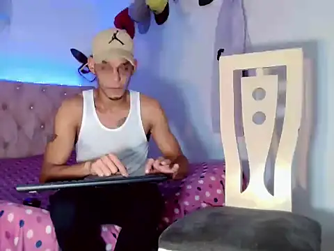 Snapshot of Brendt_Hotx chatting on June 2026 04:07:02 PM Brendt Hotx online show from June 2026 04:07:02 PM