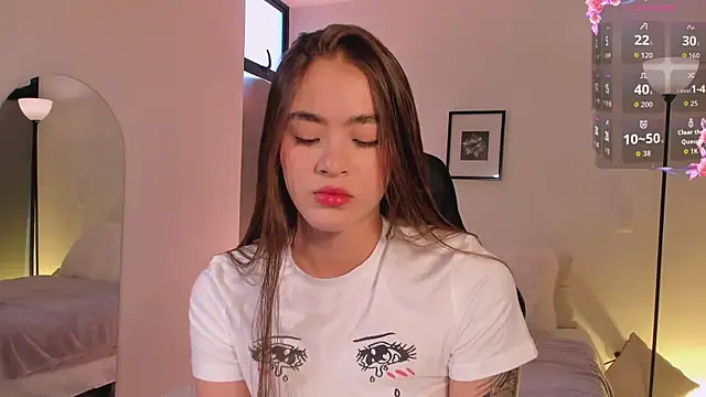 Snapshot of LizzyColins chatting on June 2026 07:19:02 PM LizzyColins online show from June 2026 07:19:02 PM