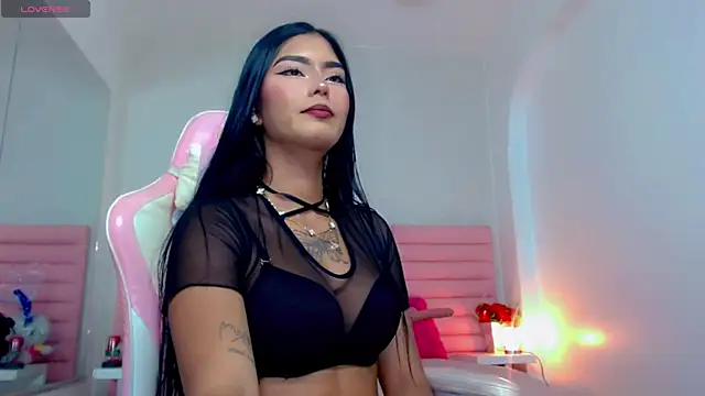 Snapshot of katiuska_lovely chatting on July 2026 05:03:01 AM katiuska lovely online show from July 2026 05:03:01 AM