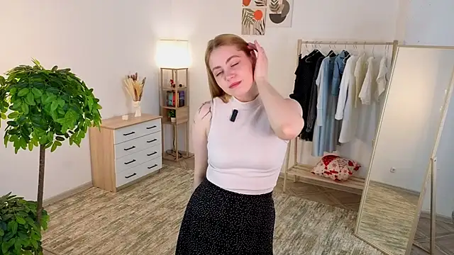 CristyHibbits online show from June 2026 01:05:01 AM