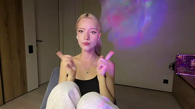 Snapshot of Anny_qte chatting on June 2026 07:04:01 PM Anny qte online show from June 2026 07:04:01 PM
