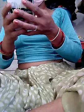 Snapshot of Aarti9080 chatting on June 2026 07:07:02 AM Aarti9080 online show from June 2026 07:07:02 AM
