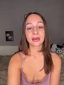 ChiaraMauzi online show from June 2026 05:28:01 PM