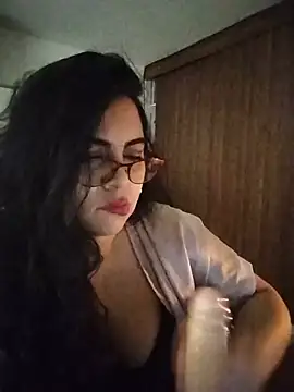 Snapshot of Roxxy_Sade chatting on June 2026 10:22:02 PM Roxxy Sade online show from June 2026 10:22:02 PM