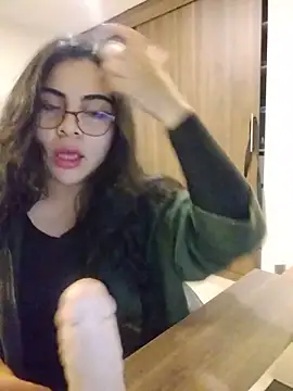 Snapshot of Roxxy_Sade chatting on June 2026 02:44:01 AM Roxxy Sade online show from June 2026 02:44:01 AM