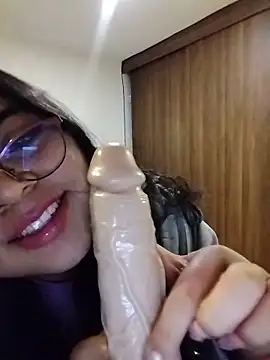 Snapshot of Roxxy_Sade chatting on June 2026 01:36:01 AM Roxxy Sade online show from June 2026 01:36:01 AM