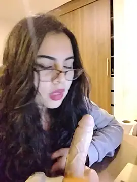 Snapshot of Roxxy_Sade chatting on June 2026 02:01:02 AM Roxxy Sade online show from June 2026 02:01:02 AM
