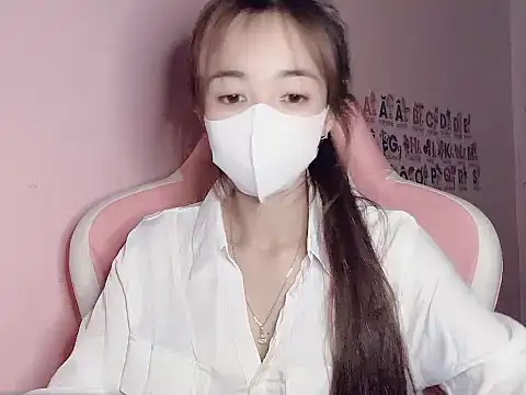 Alee8668 online show from July 2026 04:42:02 PM