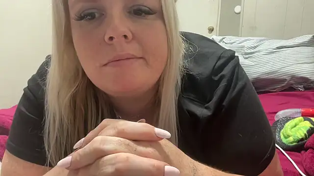 Snapshot of Girthdaddy9 chatting on June 2026 06:47:01 PM Girthdaddy9 online show from June 2026 06:47:01 PM