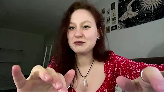 Snapshot of LoiseLovetto chatting on June 2026 05:25:01 PM LoiseLovetto online show from June 2026 05:25:01 PM