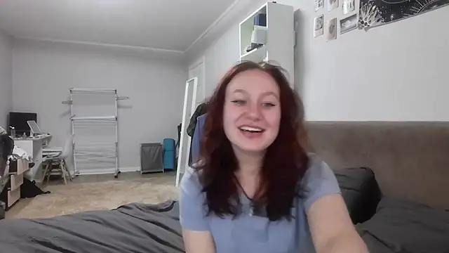 Snapshot of LoiseLovetto chatting on June 2026 04:24:01 PM LoiseLovetto online show from June 2026 04:24:01 PM