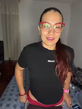 Snapshot of ArielFerrara chatting on June 2026 06:58:01 AM ArielFerrara online show from June 2026 06:58:01 AM