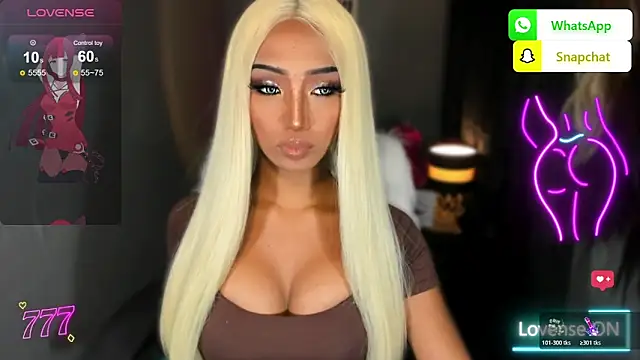 Snapshot of Attractive_Goddess_Isla chatting on June 2026 11:18:02 AM Attractive Goddess Isla online show from June 2026 11:18:02 AM