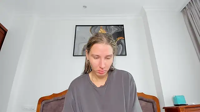 SofiClimbing online show from December 2025 02:43:01 AM