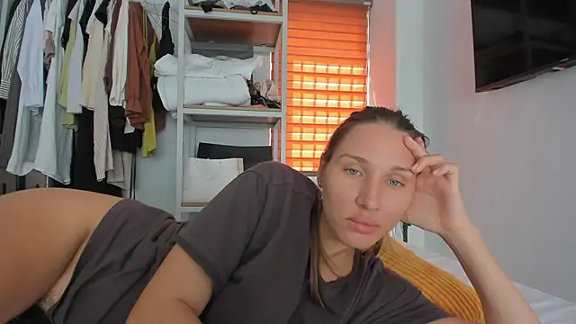 SofiClimbing online show from March 2026 06:26:01 AM