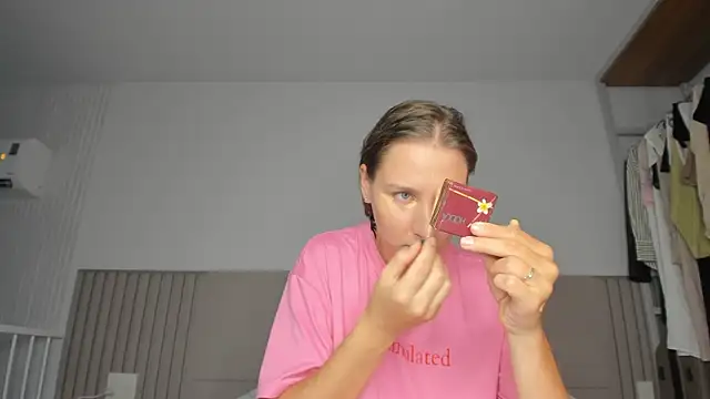 SofiClimbing online show from April 2026 03:43:02 AM