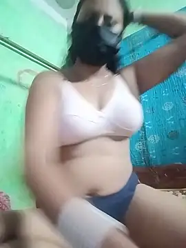 Sayanichatterjee024 online show from June 2026 07:28:02 AM
