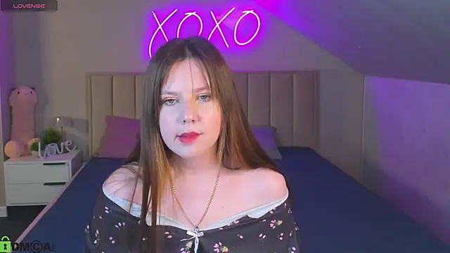 Snapshot of Violeta_Paul chatting on June 2026 01:00:01 AM Violeta Paul online show from June 2026 01:00:01 AM
