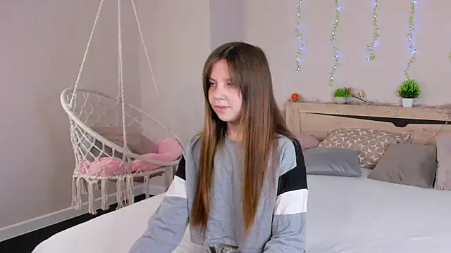 Snapshot of Violeta_Paul chatting on June 2026 09:25:01 AM Violeta Paul online show from June 2026 09:25:01 AM