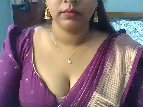 Snapshot of Tamil_hot_Meenu chatting on June 2026 03:24:01 PM Tamil hot Meenu online show from June 2026 03:24:01 PM