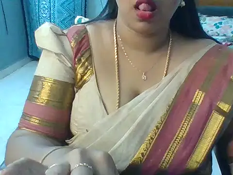 Snapshot of Tamil_hot_Meenu chatting on June 2026 04:24:02 PM Tamil hot Meenu online show from June 2026 04:24:02 PM