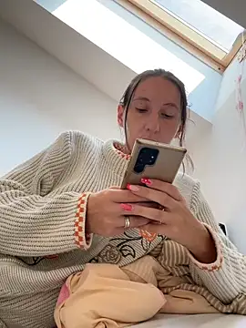 PregnantEmilia online show from July 2026 07:17:02 AM