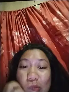 Yummyleyn online show from June 2026 01:11:01 PM