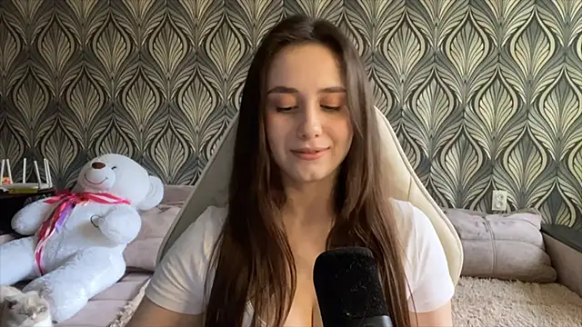 LauriWhitlock online show from June 2026 12:05:01 PM